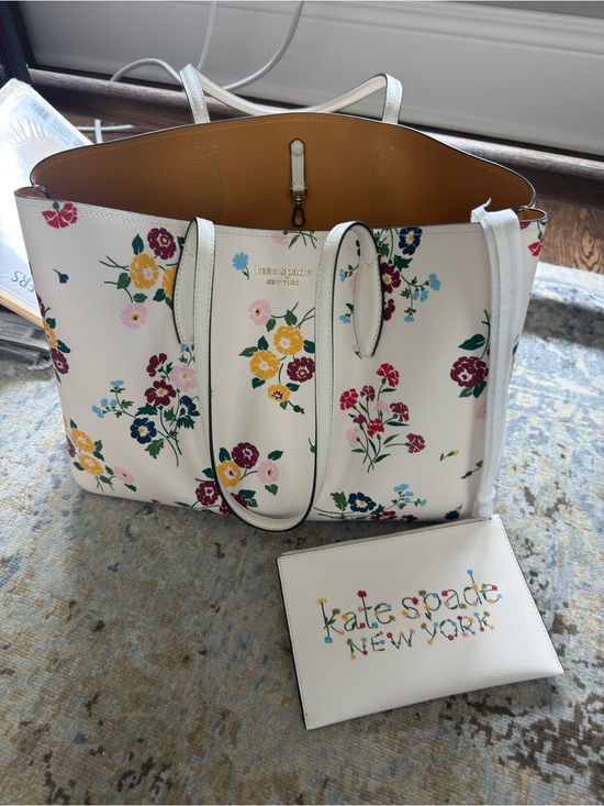 kate spade Handbags - kate spade White Floral Tote with Matching Pouch